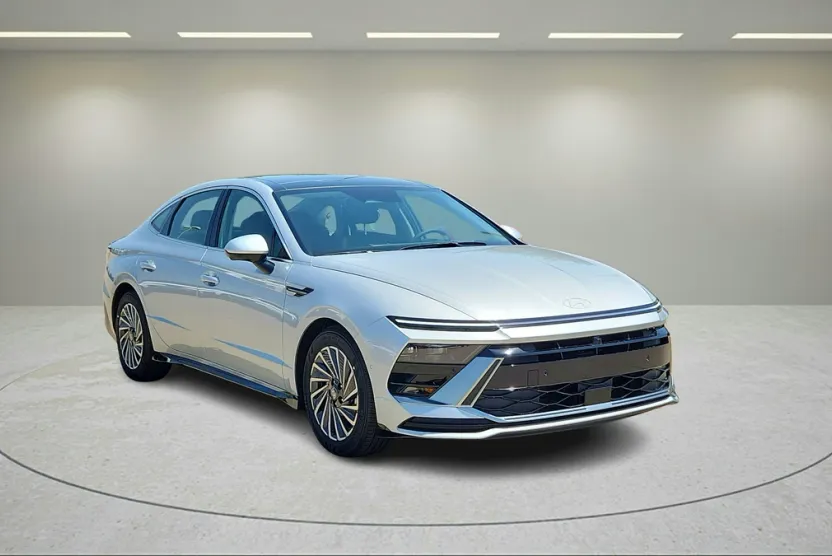 2025 Hyundai Sonata Hybrid Limited photo 1