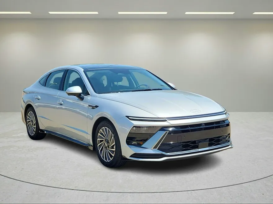 2025 Hyundai Sonata Hybrid Limited photo 1