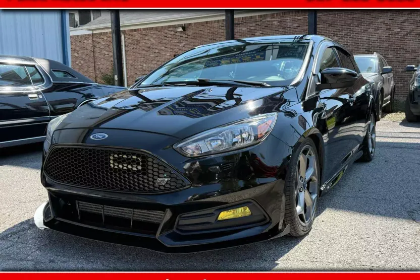 2018 Ford Focus ST photo 1