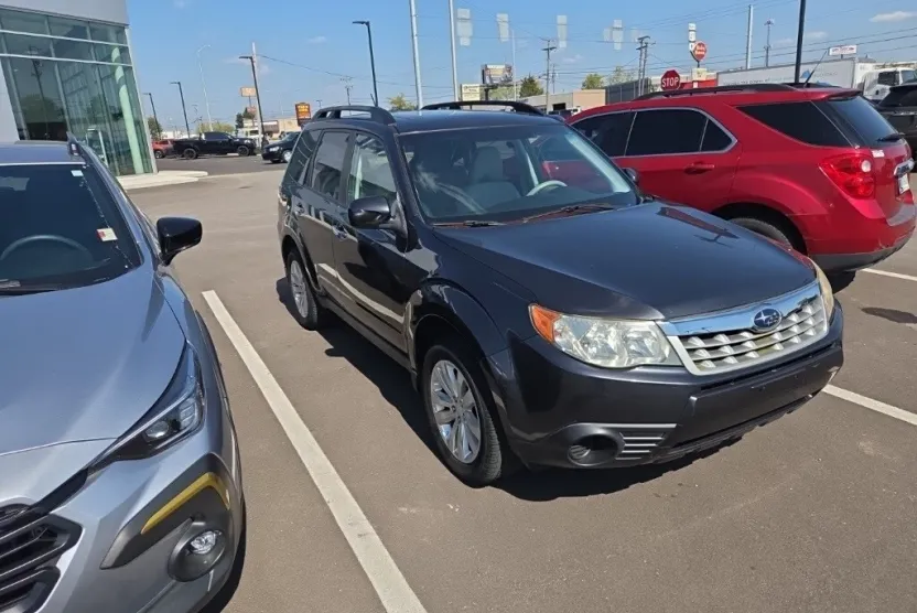 2011 Subaru Forester 2.5X photo 1