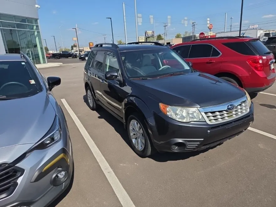 2011 Subaru Forester 2.5X photo 1