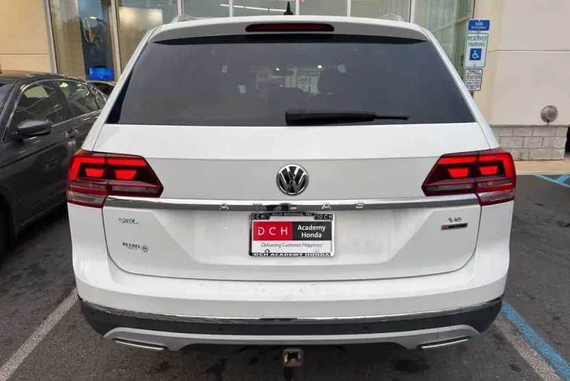 2018 Volkswagen Atlas V6 SEL photo 1