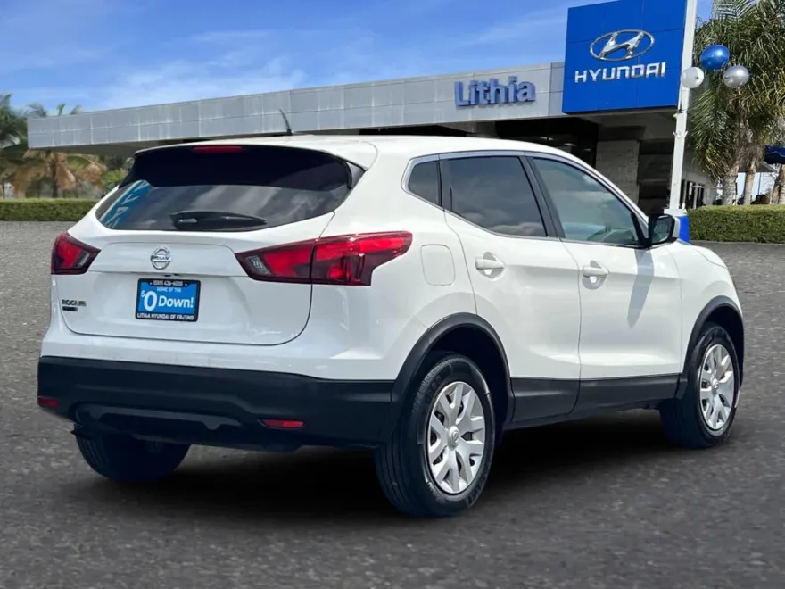 2019 Nissan Rogue Sport S photo 1