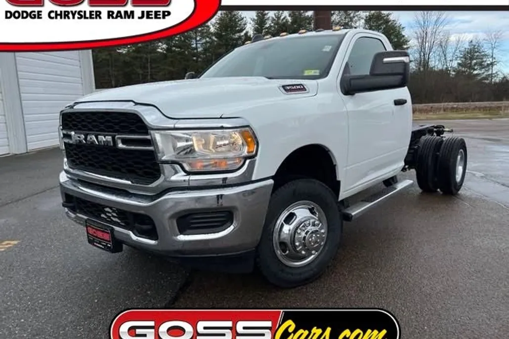 2024 Ram 3500 photo 1