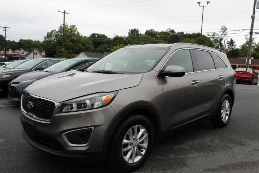 2018 Kia Sorento LX photo 1