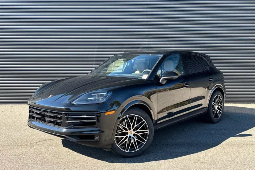 2025 Porsche Cayenne photo 1