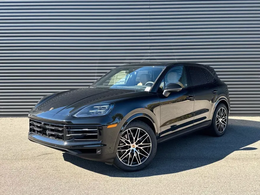 2025 Porsche Cayenne photo 1