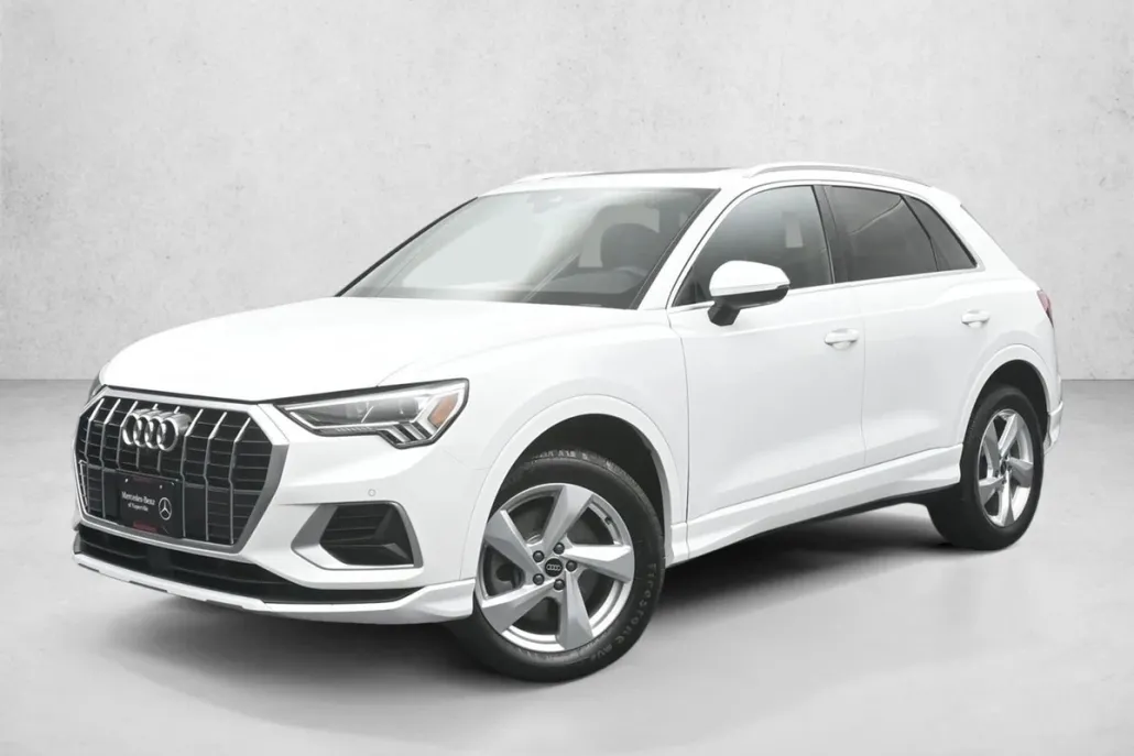 2022 Audi Q3 40 TFSI Premium photo 1