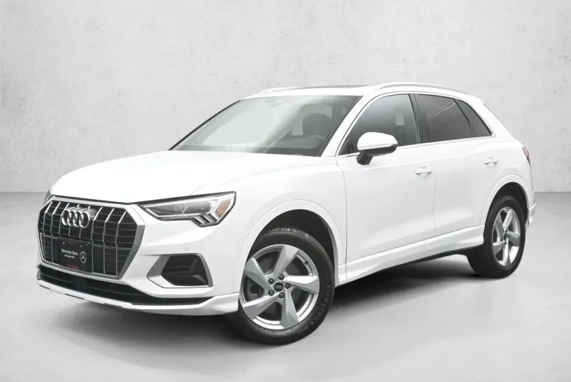 2022 Audi Q3 40 TFSI Premium photo 1