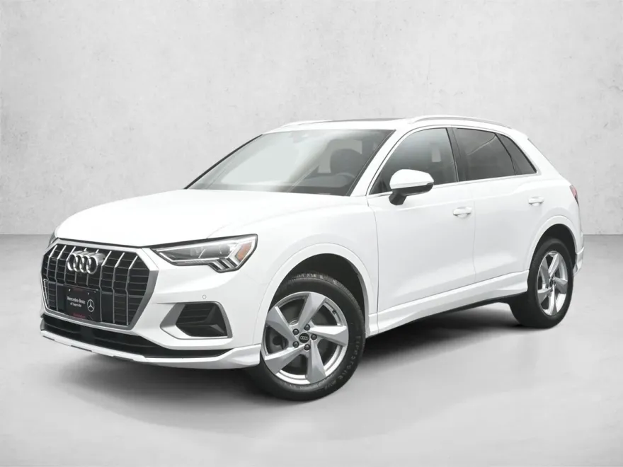 2022 Audi Q3 40 TFSI Premium photo 1