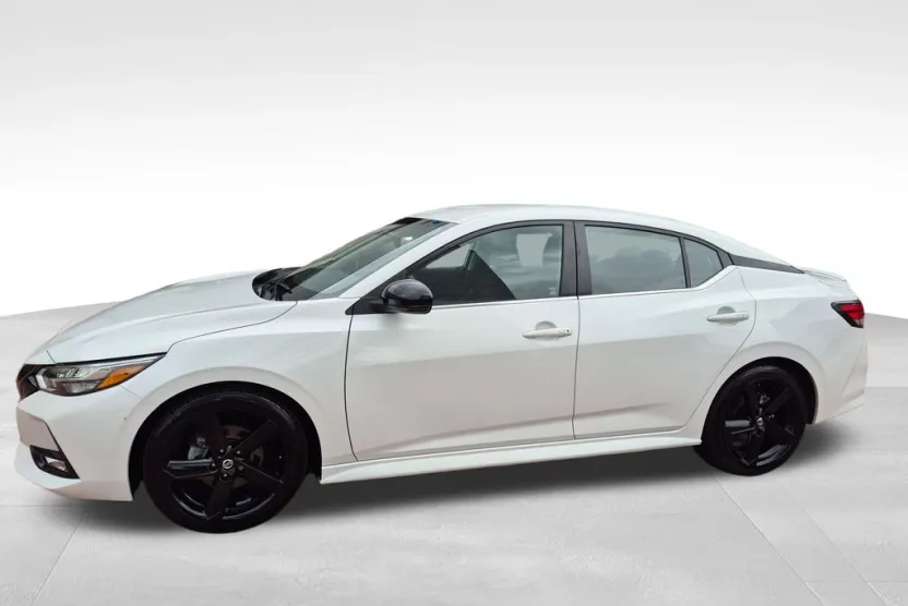 2023 Nissan Sentra SR photo 1