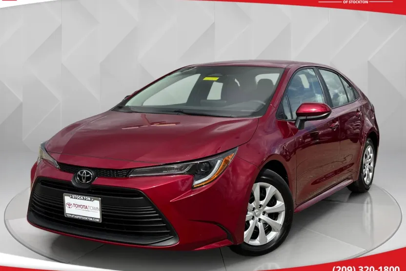 2024 Toyota Corolla LE photo 1