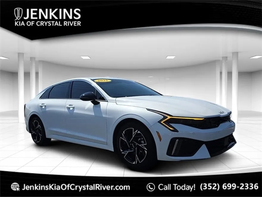 2025 Kia K5 GT-Line photo 1