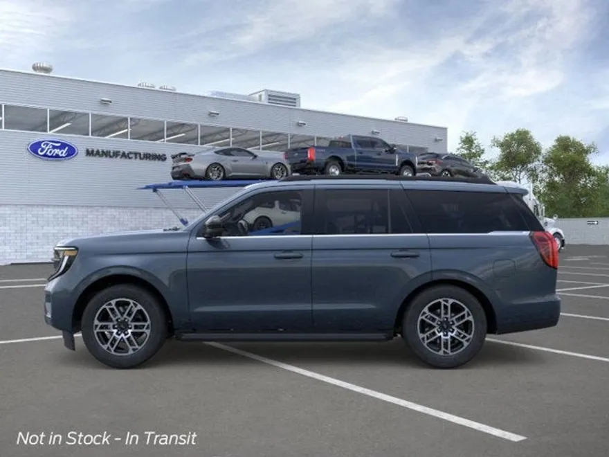 2025 Ford Expedition photo 1