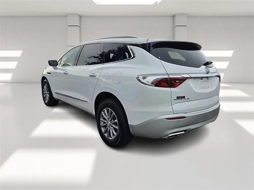 2023 Buick Enclave Essence photo 1