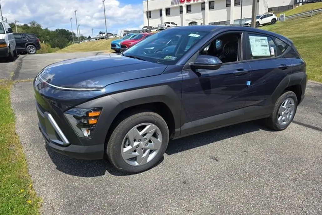 2026 Hyundai Kona SE photo 1