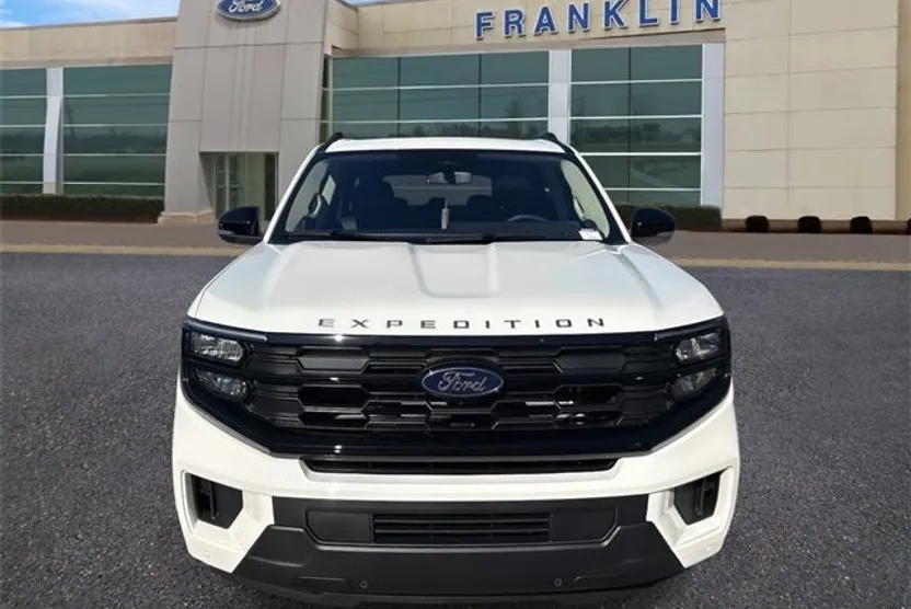 2025 Ford Expedition MAX photo 1