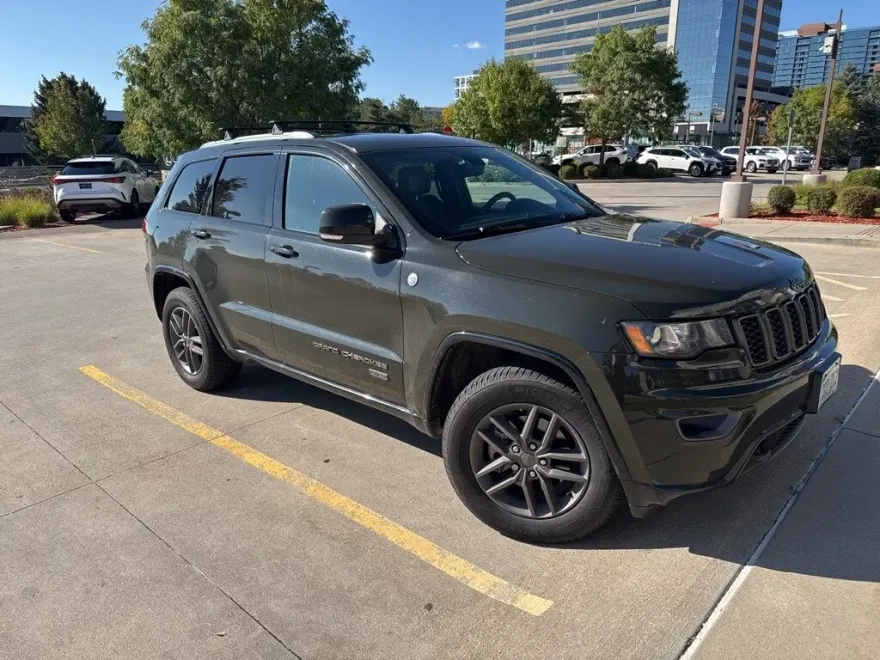 2017 Jeep Grand Cherokee Limited Anniversary Edition photo 1