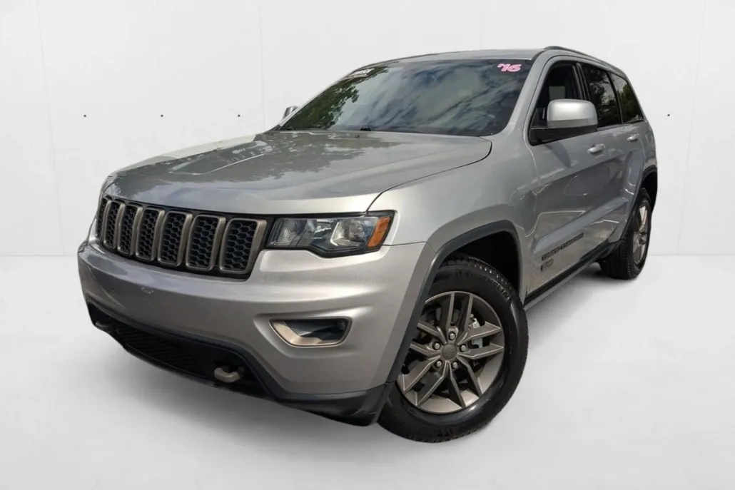 2016 Jeep Grand Cherokee Laredo photo 1