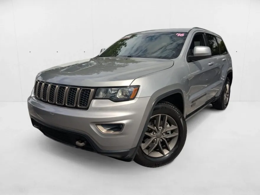 2016 Jeep Grand Cherokee Laredo photo 1
