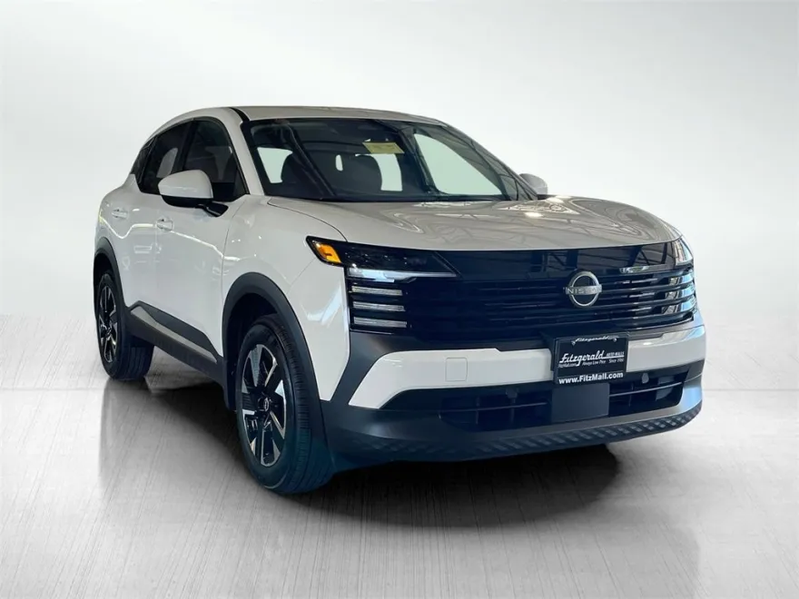 2025 Nissan Kicks SV photo 1