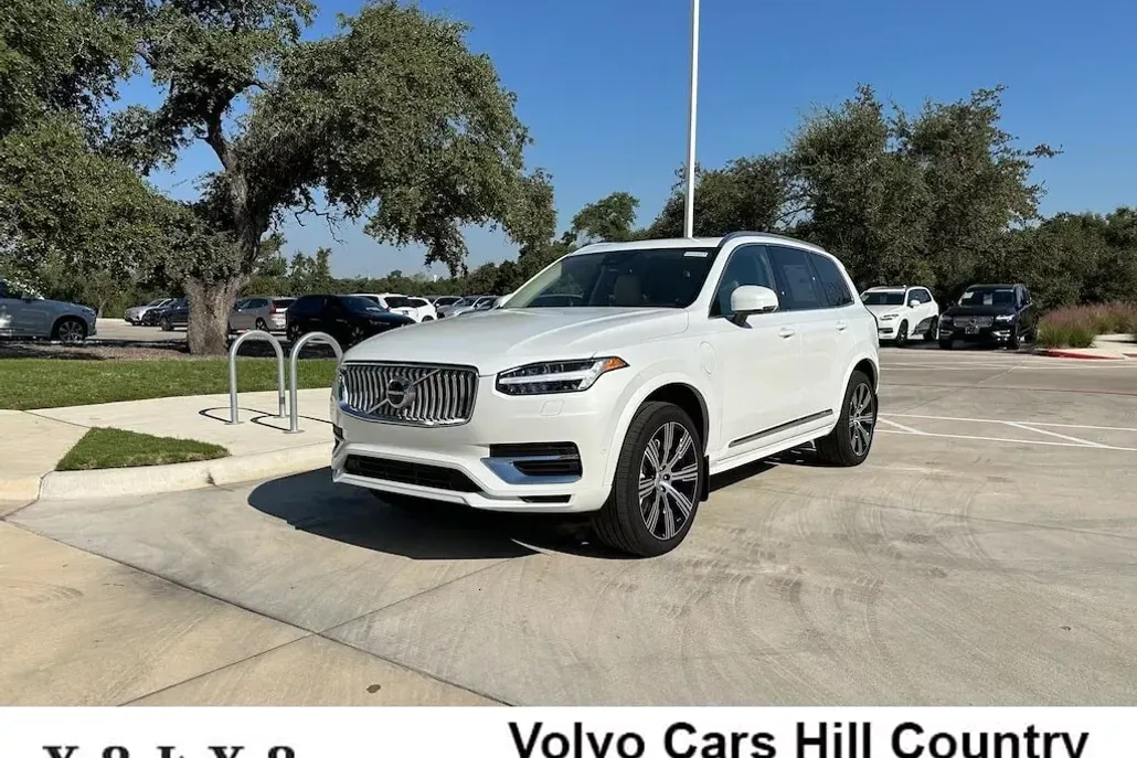 2025 Volvo XC90 T8 Plus photo 1