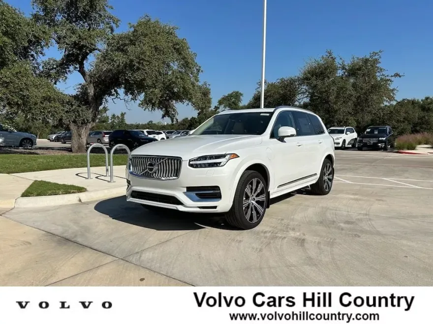 2025 Volvo XC90 T8 Plus photo 1