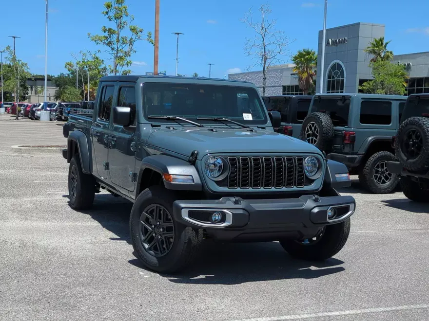 2025 Jeep Gladiator Sport S photo 1