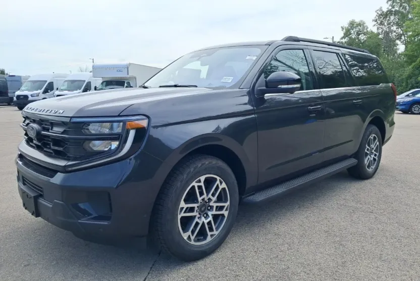 2025 Ford Expedition MAX photo 1