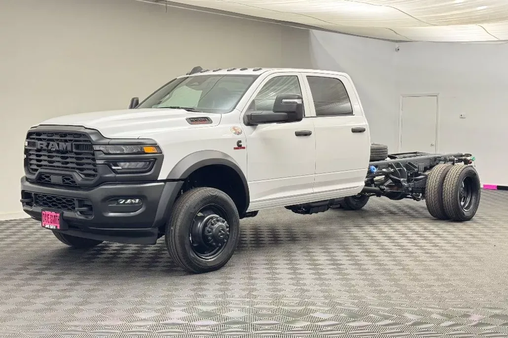 2025 Ram 5500 photo 1