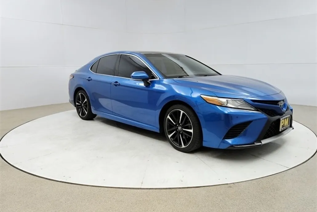 2018 Toyota Camry XSE photo 1