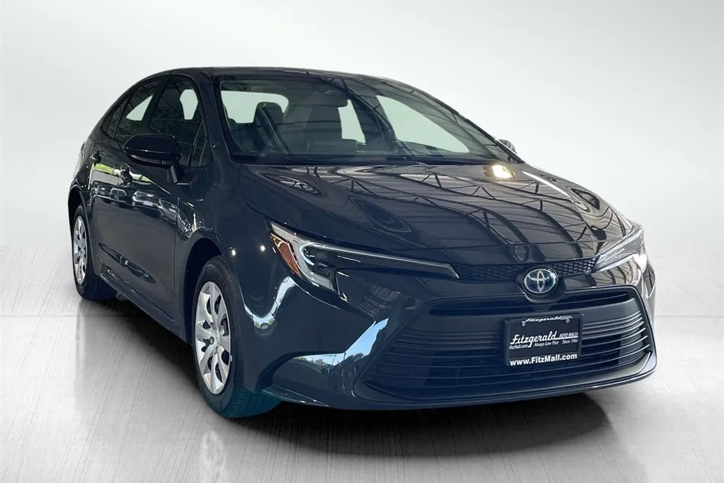 2025 Toyota Corolla Hybrid LE photo 1