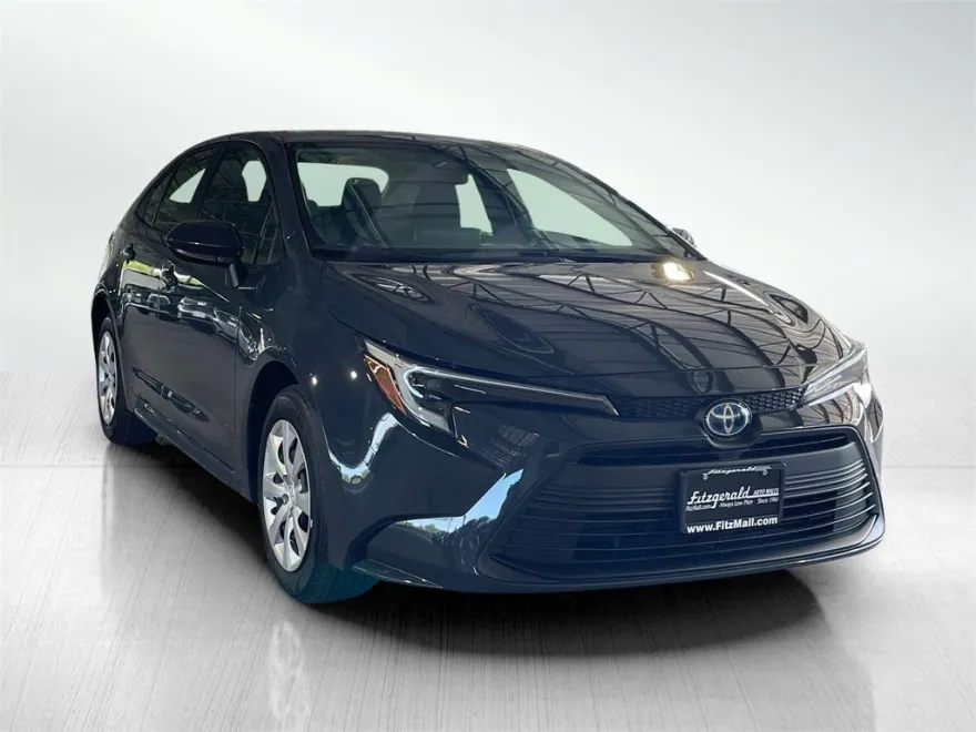 2025 Toyota Corolla Hybrid LE photo 1