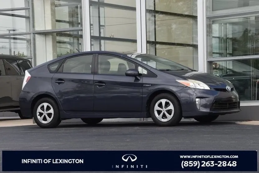 2012 Toyota Prius Base photo 1