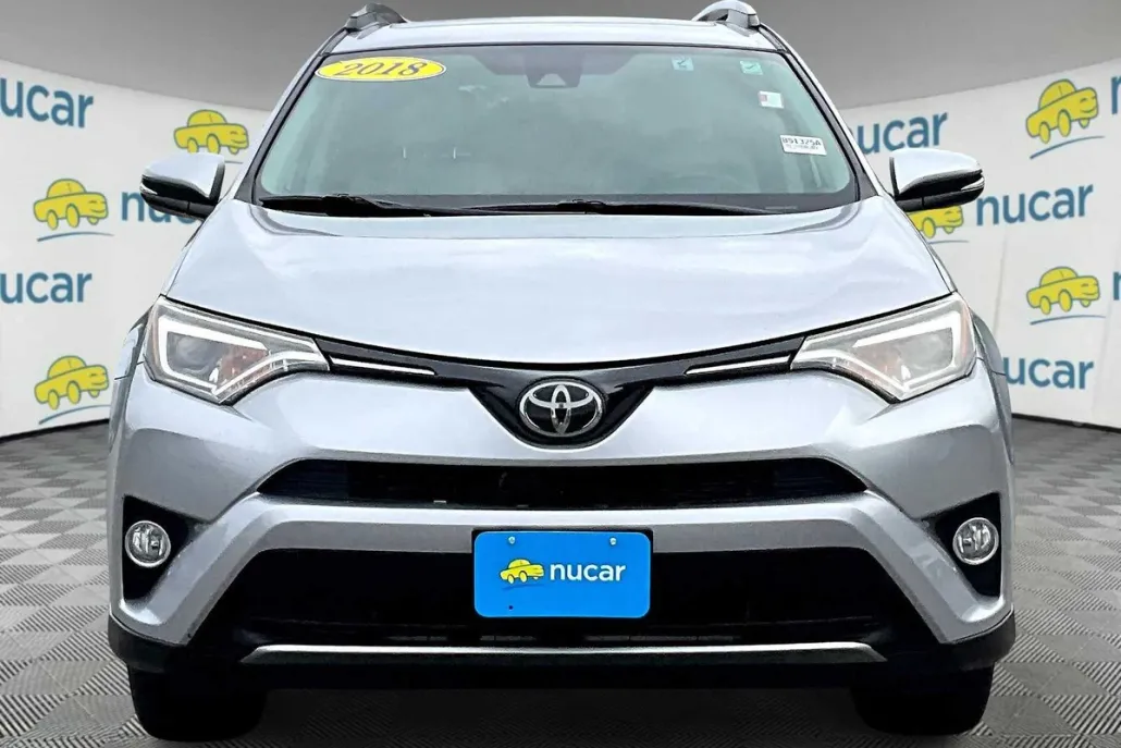 2018 Toyota RAV4 Limited photo 1