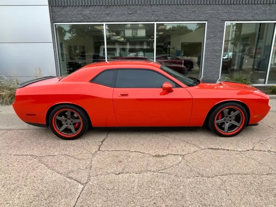 2009 Dodge Challenger SRT8 photo 1