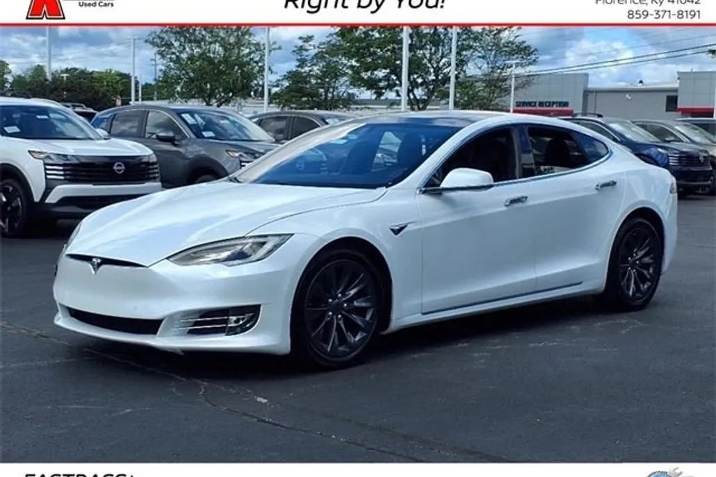 2017 Tesla Model S photo 1