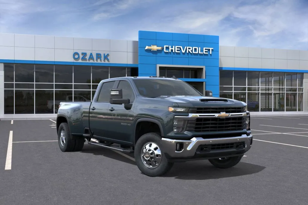 2026 Chevrolet Silverado 3500HD LT photo 1