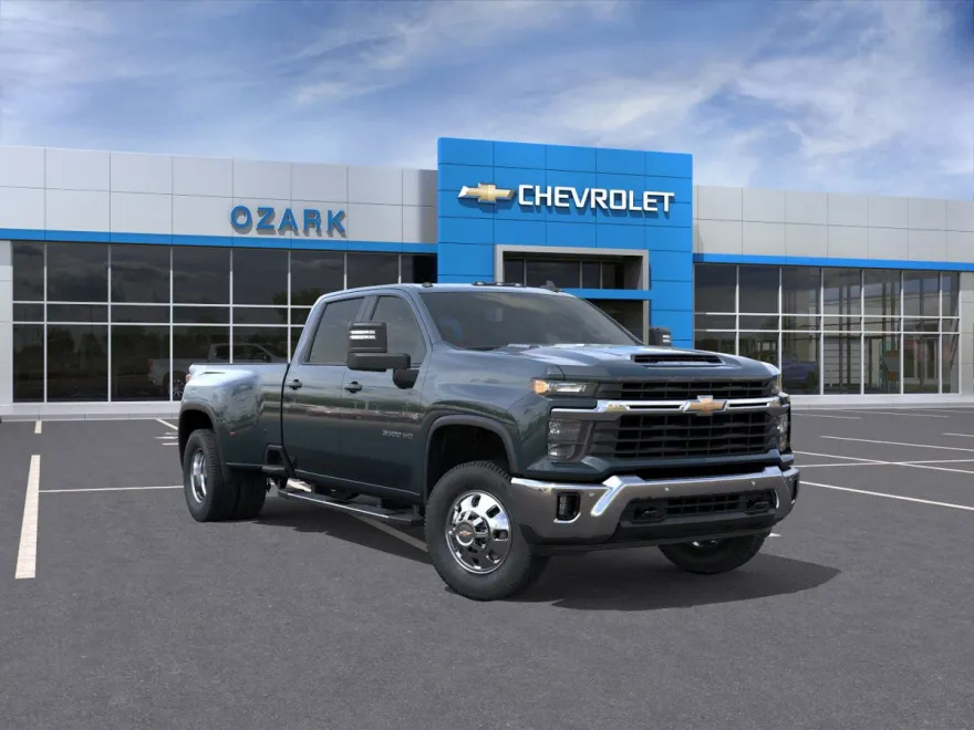 2026 Chevrolet Silverado 3500HD LT photo 1