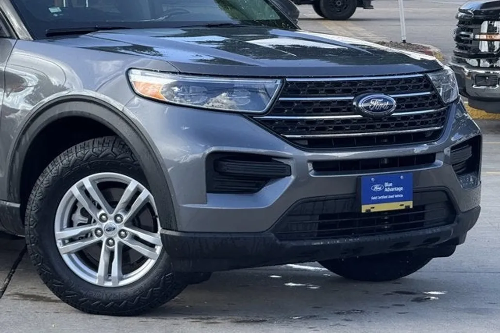 2022 Ford Explorer XLT photo 1