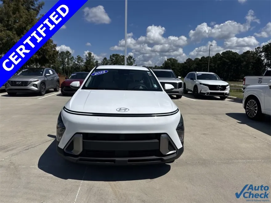2025 Hyundai Kona SEL photo 1