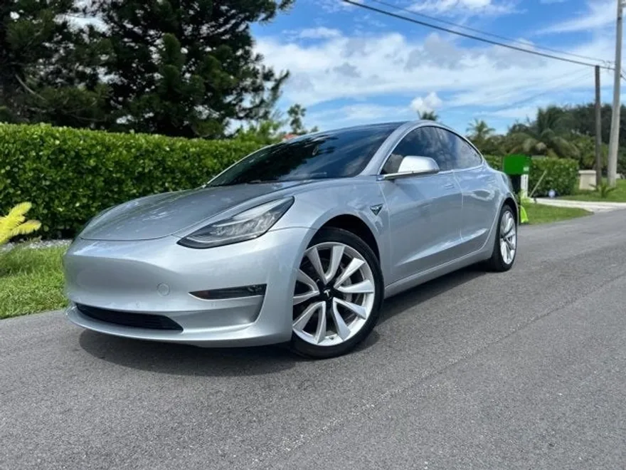 2018 Tesla Model 3 Long Range photo 1