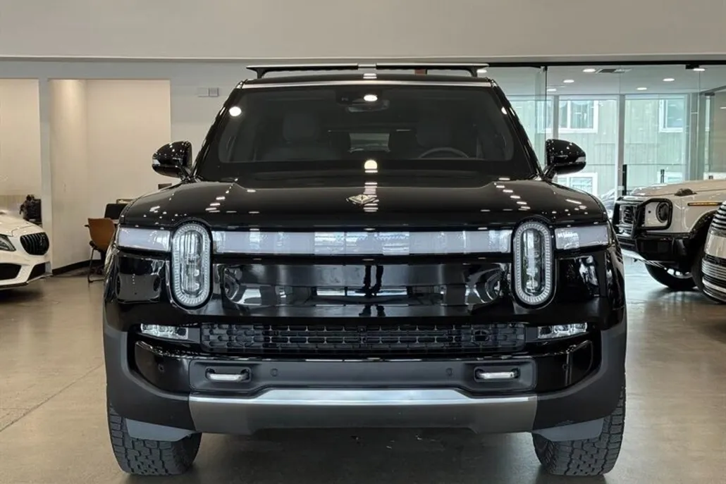 2023 Rivian R1S Adventure photo 1