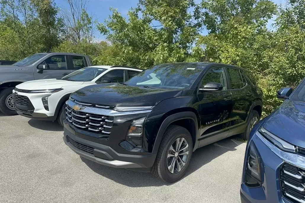 2026 Chevrolet Equinox LT photo 1