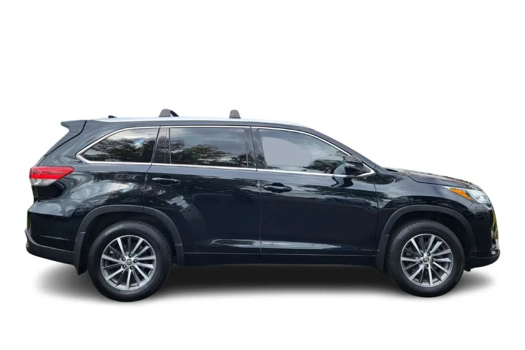 2018 Toyota Highlander SE photo 1