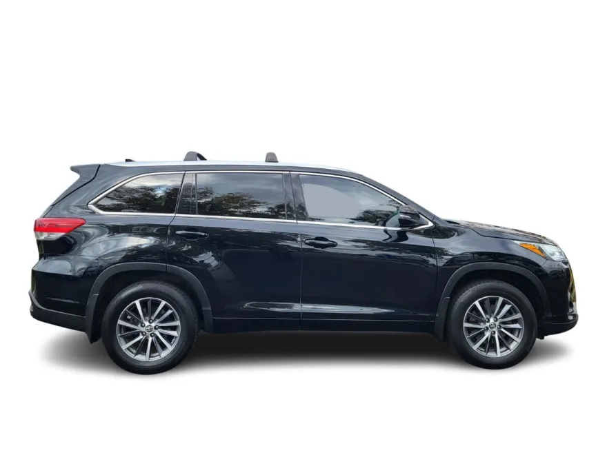 2018 Toyota Highlander SE photo 1