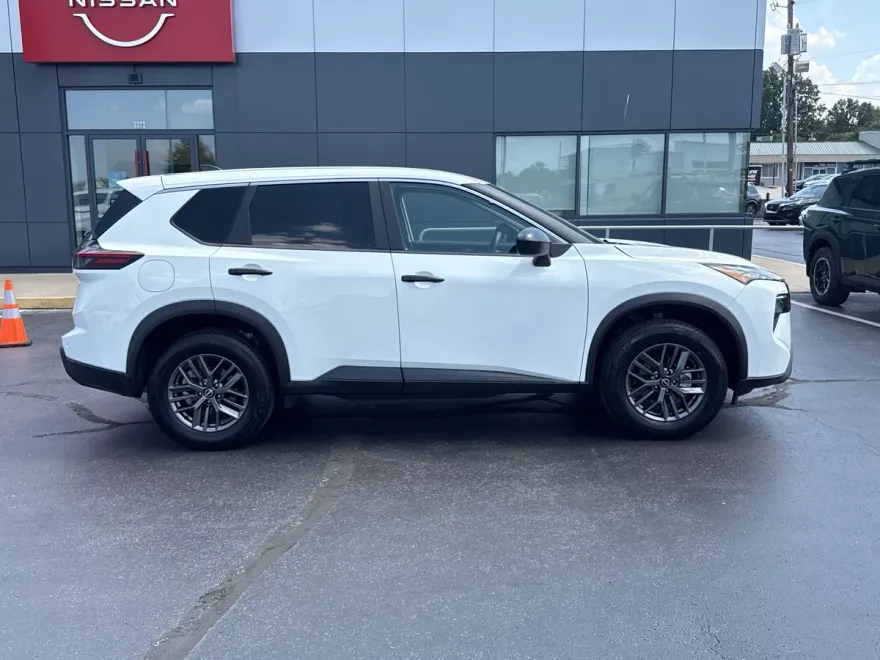 2024 Nissan Rogue S photo 1