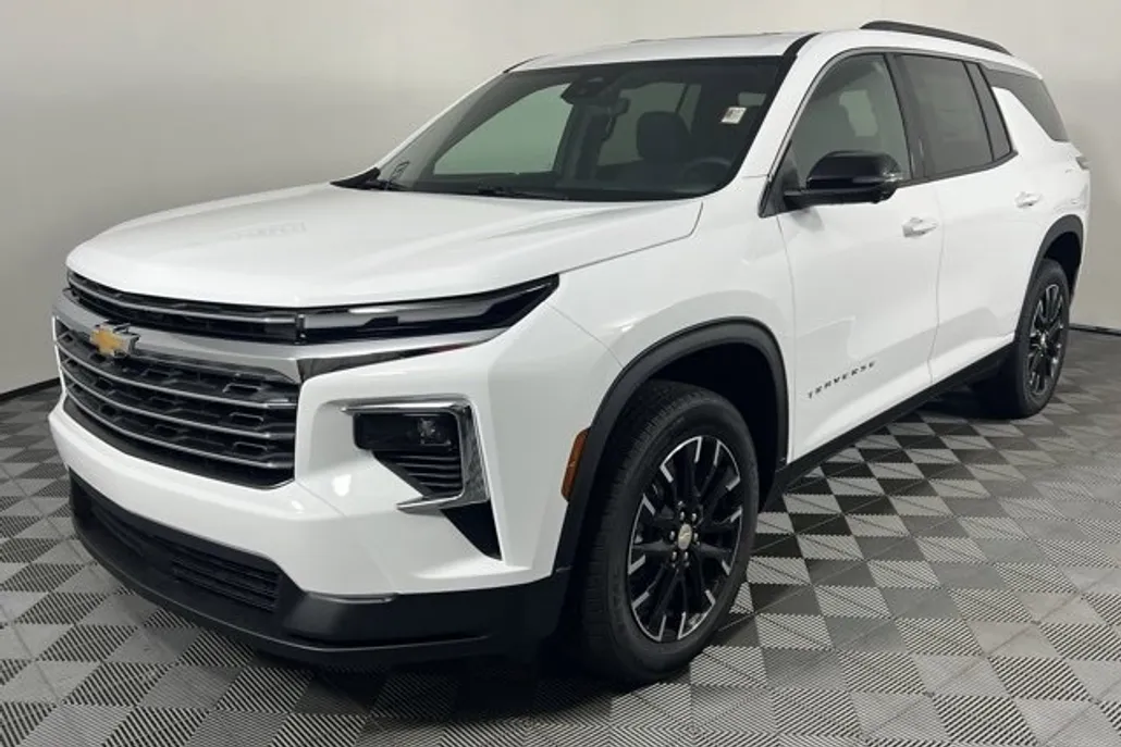 2026 Chevrolet Traverse photo 1