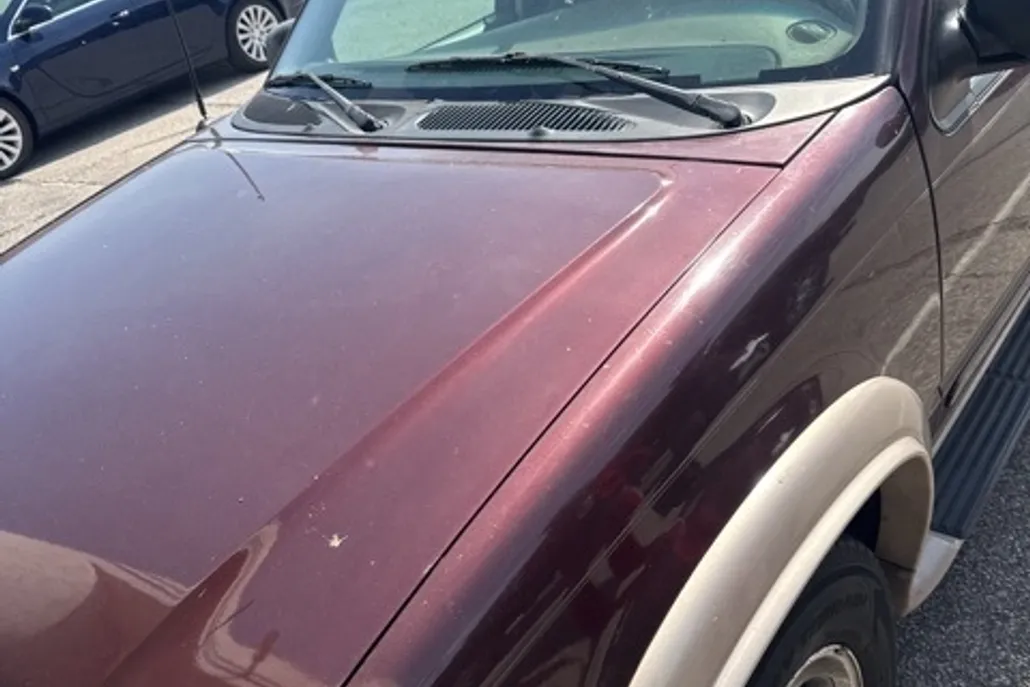 2000 Ford Explorer Eddie Bauer photo 1