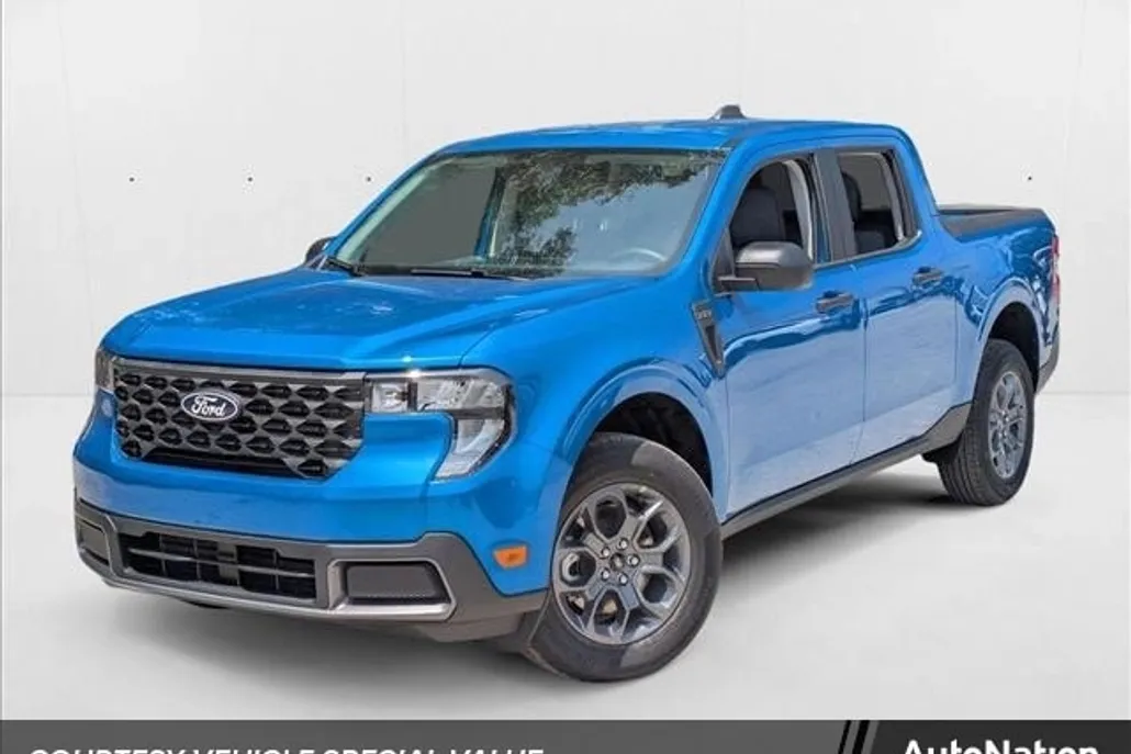 2025 Ford Maverick XLT photo 1